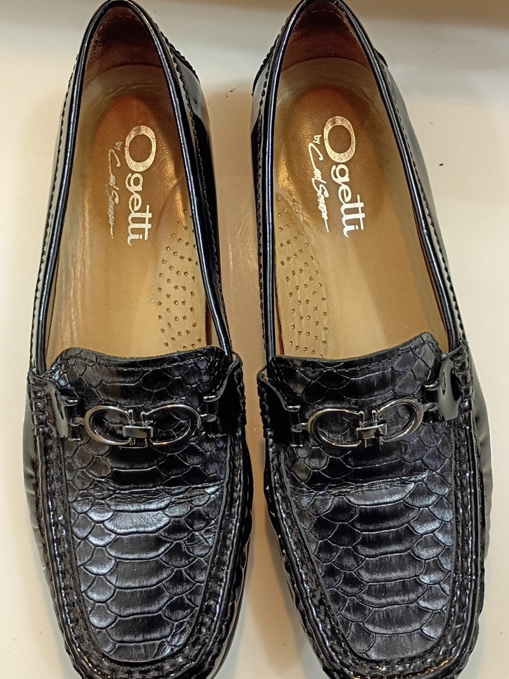 Black Croc-Texture Patent Loafer with Decorative Bit
